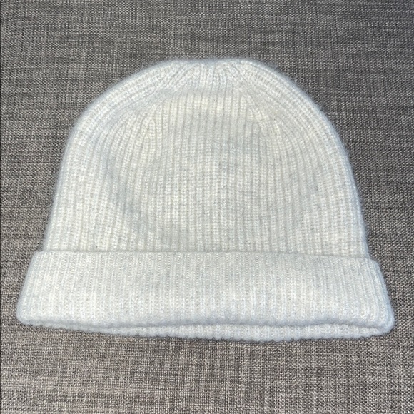 Auxiliary Accessories - Aritzia Auxiliary Cashmere Toque